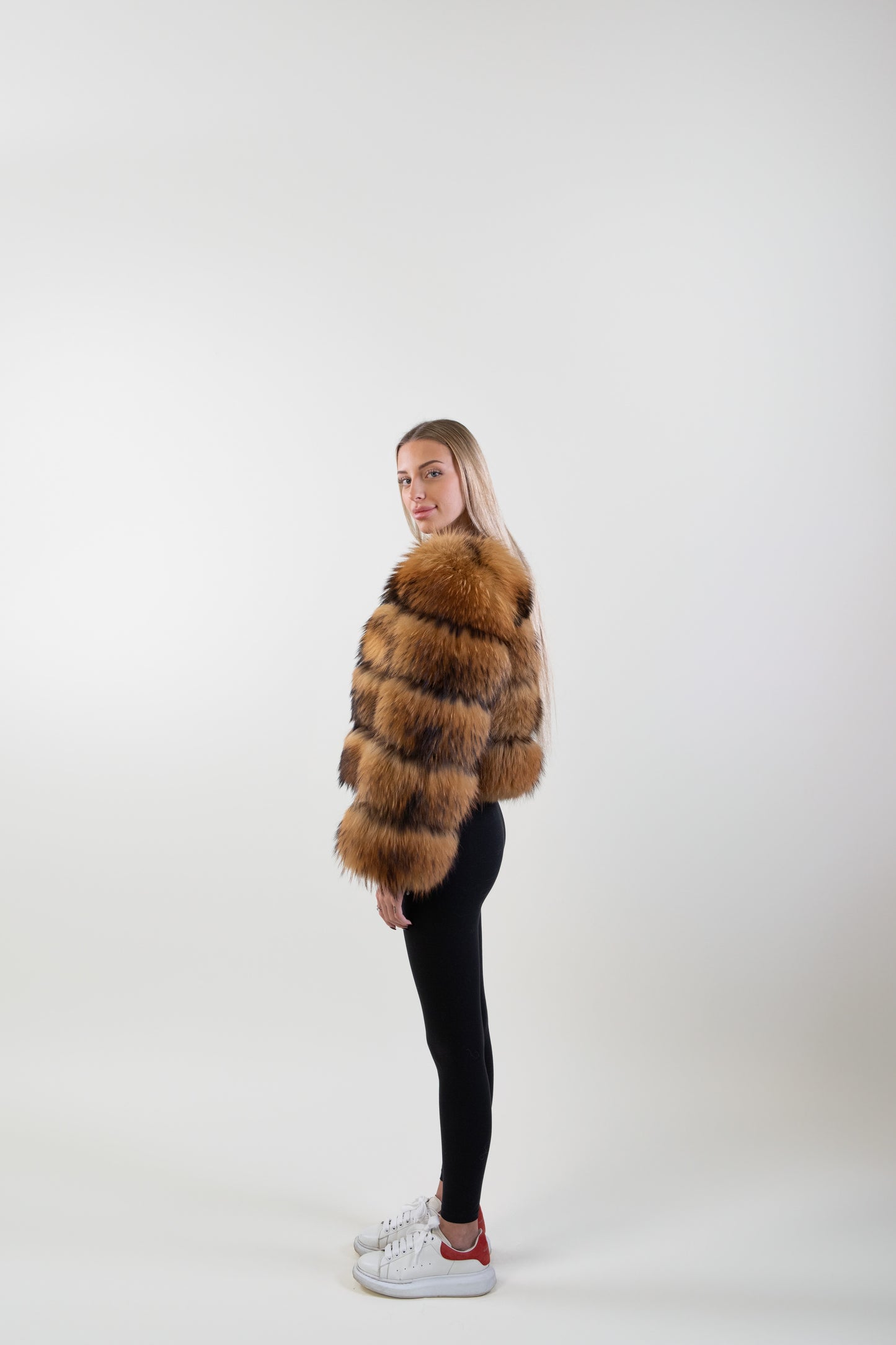 Шуба из енота-ангела